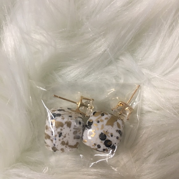⭐️ White/Black/Gold spot ear jacket earring - Picture 3 of 5